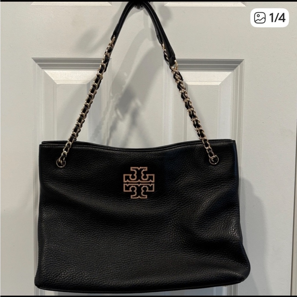 Beautiful black Tory Burch purse , smoke free home , no stains